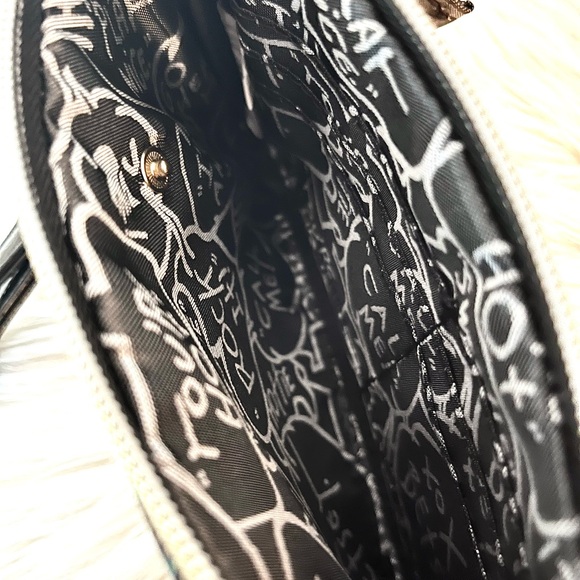 Betsey Johnson NWOT Charging Black Floral Wristlet Clutch - Picture 10 of 15